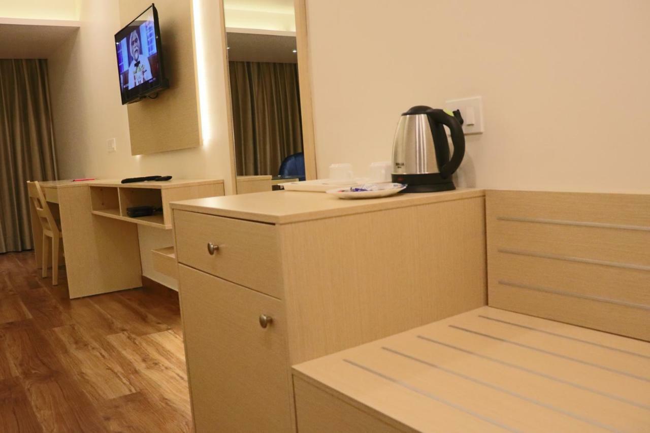 Hotel Le Amor Кота Екстер'єр фото